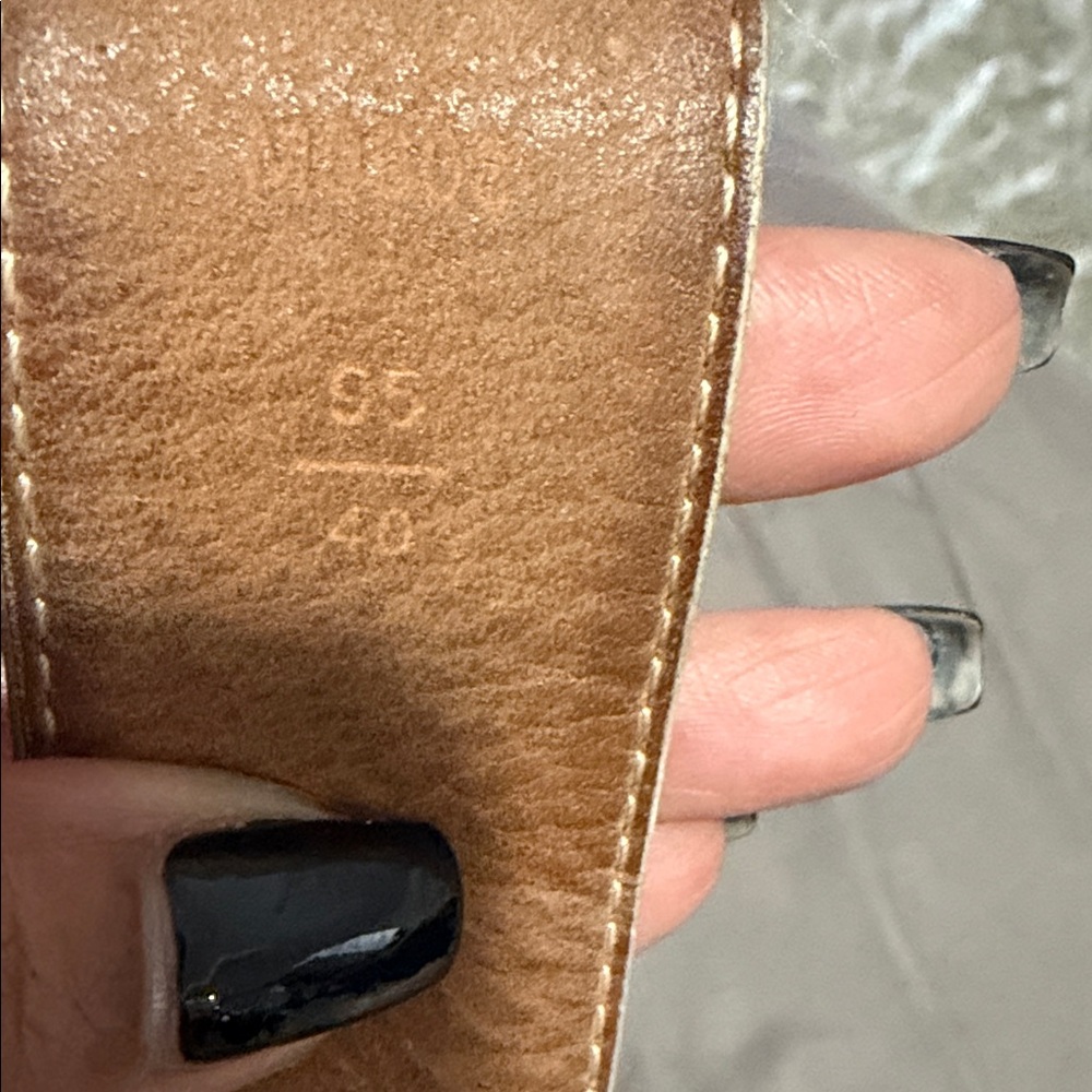 Authentic Louis Vuitton Leather Belt - Picture 4 of 10